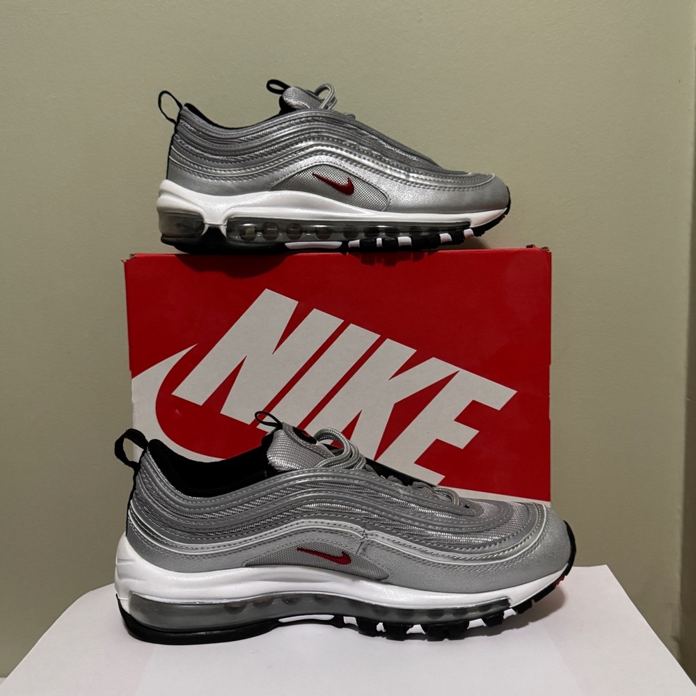LIKE NEW Nike Air Max 97 “silver bullet” - Picture 4 of 6